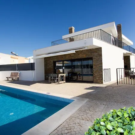 Alto Da Colina - Moderna E Espacosa - Localizacao * Pêra