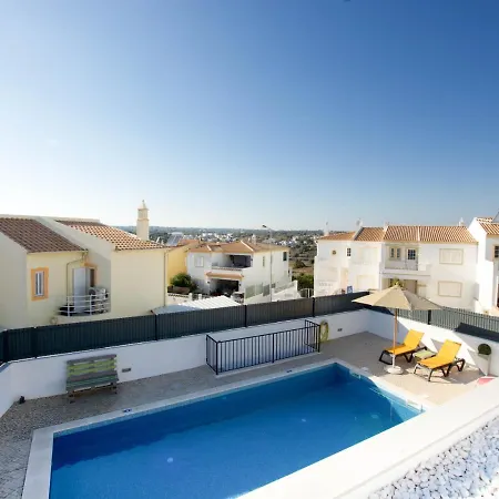 Alto Da Colina - Moderna E Espacosa - Localizacao Pêra